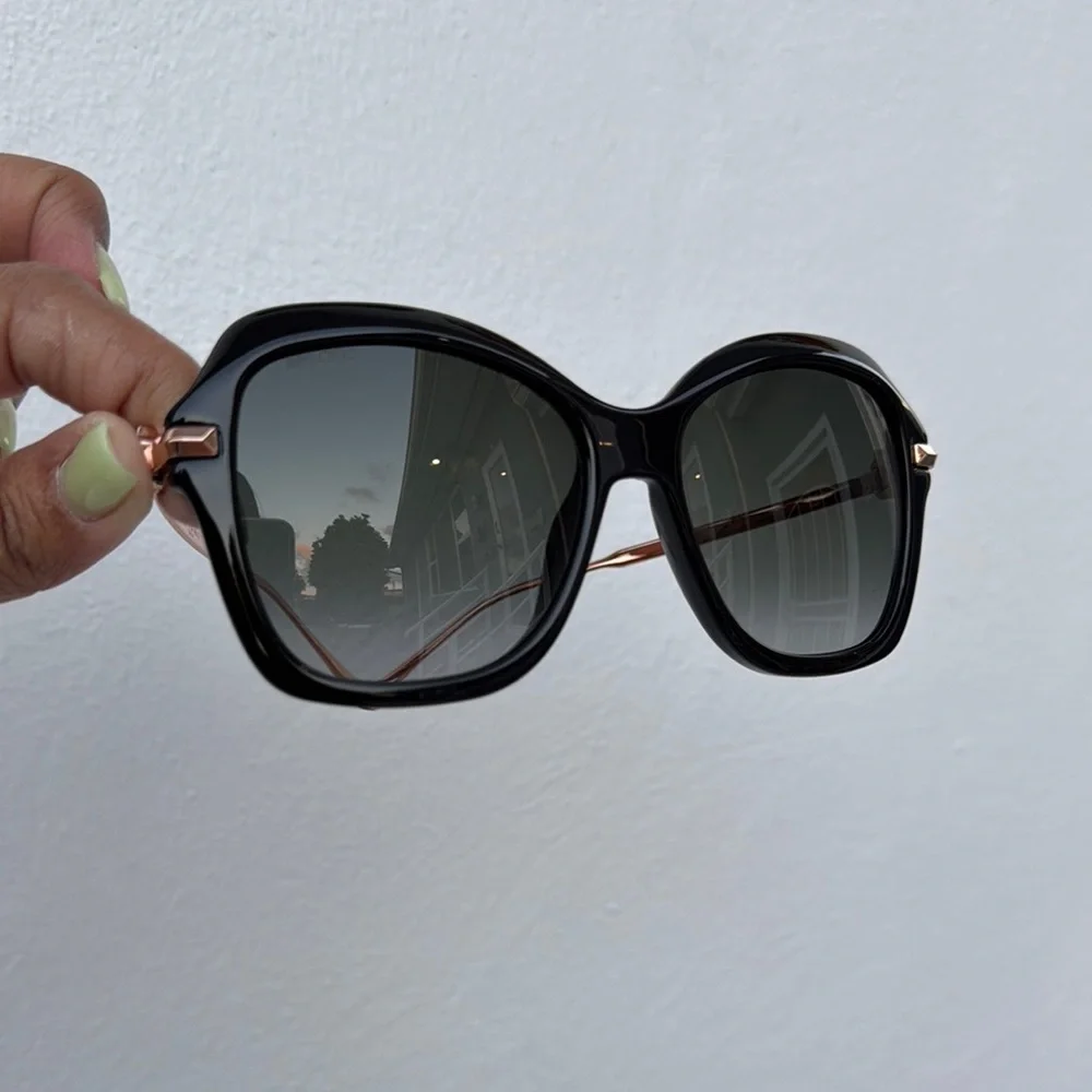 Jimmy Choo NEW Women’s TESSYGS 56mm Black Oversized Sunglasses with case/ cloth.